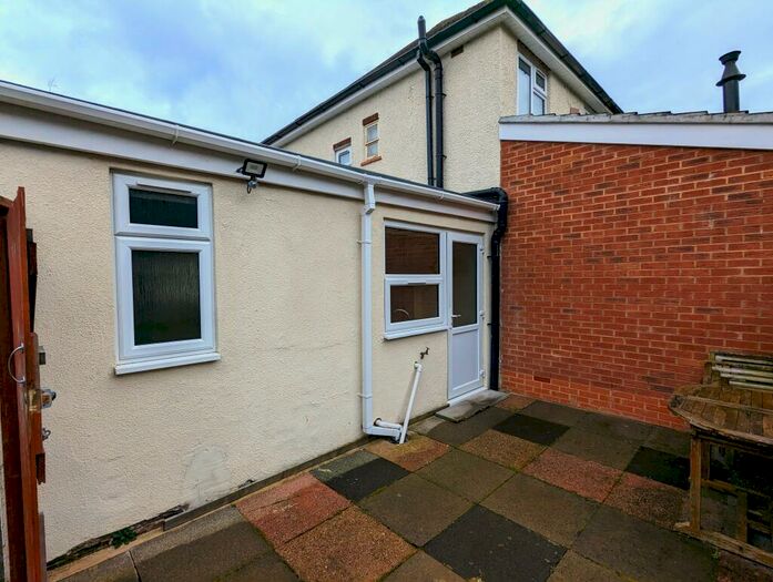 Studio To Rent In The Grove, Great Barr, Birmingham, B43