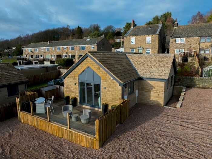 2 Bedroom Bungalow To Rent In Spring Side Farm, Hawksworth, LS20