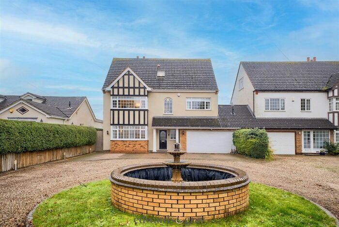 6 Bedroom Link Detached House For Sale In Sutton Road, Mile Oak, Tamworth, B78