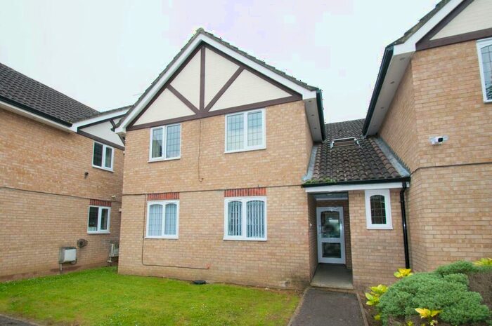 1 Bedroom Apartment To Rent In Rockall Court, Slough, SL3