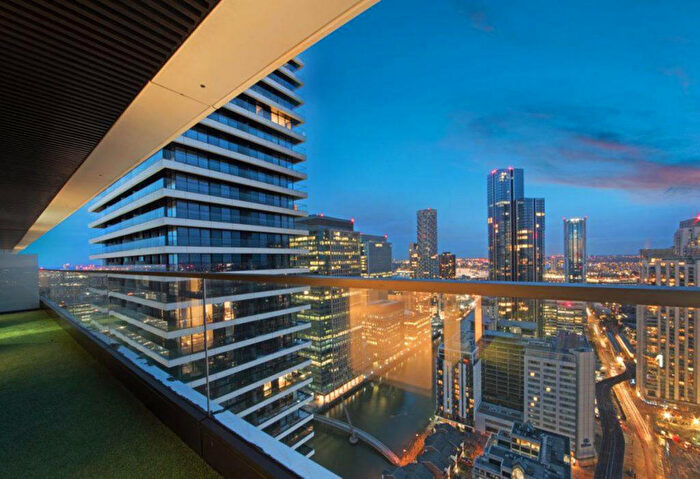 2 Bedroom Apartment To Rent In Marsh Wall, London, E14