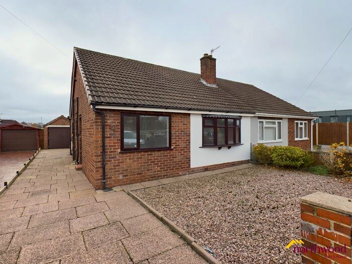 2 Bedroom Bungalow To Rent In Ansmede Grove, Blurton, Stoke-On-Trent, ST3
