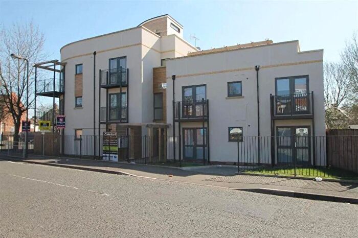 1 Bedroom Flat To Rent In Buckingham Road, Edgware, HA8