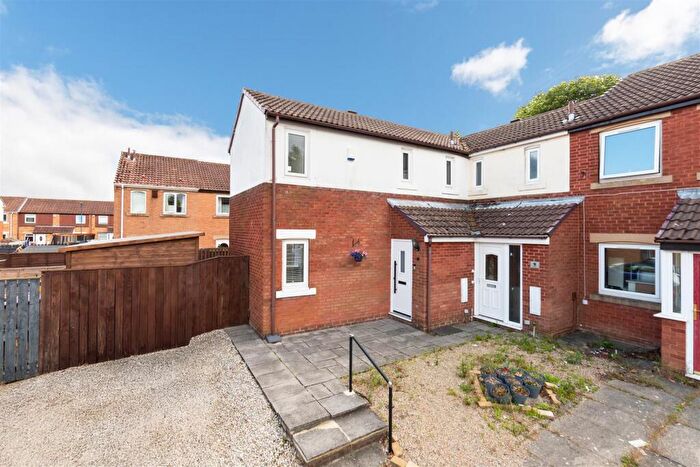 2 Bedroom End Of Terrace House For Sale In Littondale, Wallsend, NE28
