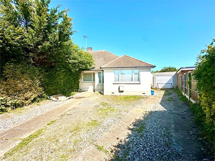 3 Bedroom Semi-Detached Bungalow To Rent In Marcus Gardens, Thorpe Bay, Thorpe Bay, SS1