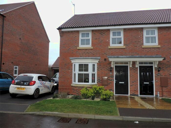 3 Bedroom Semi-Detached House To Rent In Warwick Close, Bourne, PE10