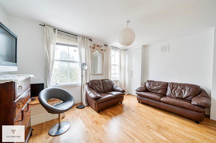 2 Bedroom Apartment To Rent In Wharfdale Road, Kings Cross, London, N1