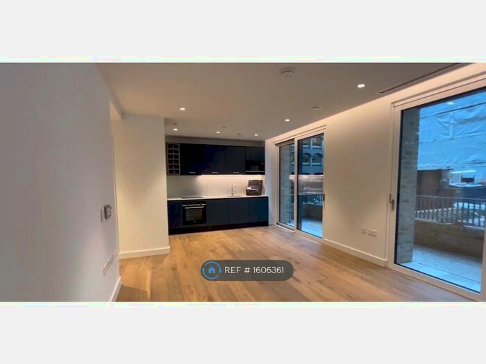 1 Bedroom Flat To Rent In Jubilee Walk, London, WC1X