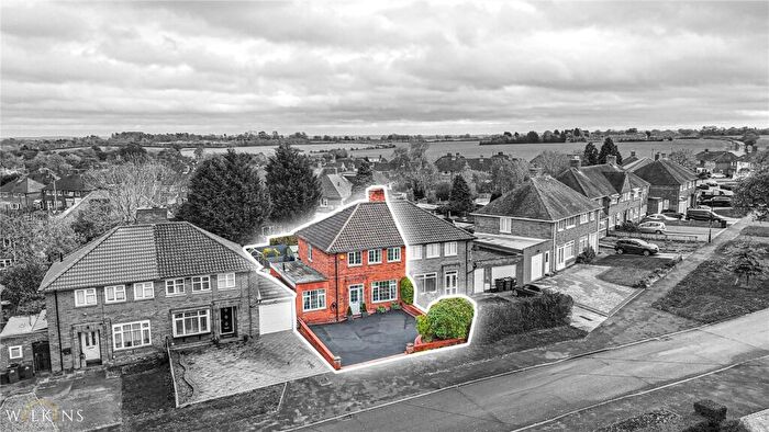 3 Bedroom Semi-Detached House For Sale In Fowler Road, Sutton Coldfield, West Midlands, B75