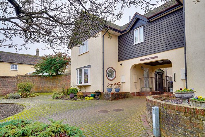 2 Bedroom Mews For Sale In Kings Walk, Royston, SG8