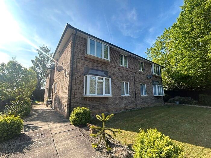 1 Bedroom Flat For Sale In Manor House Croft, Leeds, West Yorkshire, LS16