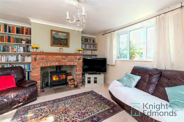 3 Bedroom Semi-Detached House For Sale In Wheelers Lane, Linton, Maidstone, Kent, ME17