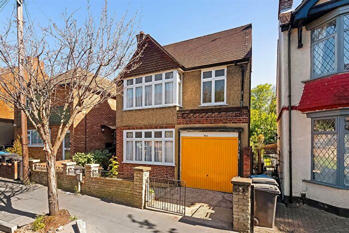 4 Bedroom Detached House For Sale In Waddon Park Avenue, Croydon, CR0