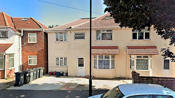 6 Bedroom Semi-Detached House For Sale In Walnut Tree Road, Hounslow, Middlesex, TW5