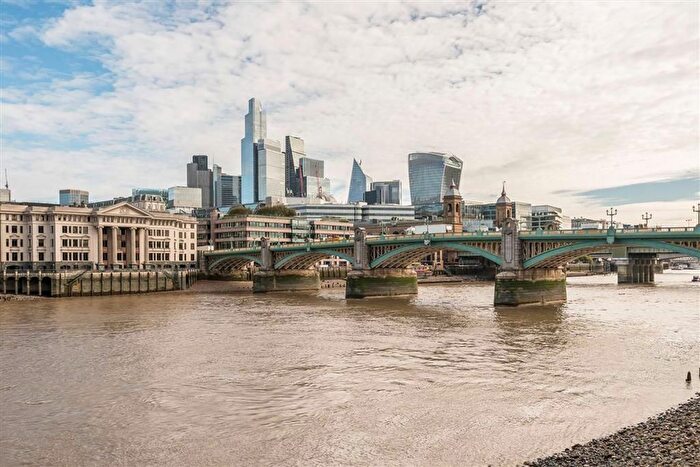 2 Bedroom Flat For Sale In New Globe Walk, London Bridge, SE1