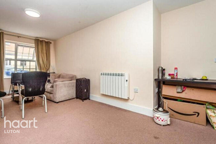 2 Bedroom Apartment For Sale In Mill Street, Luton, LU1
