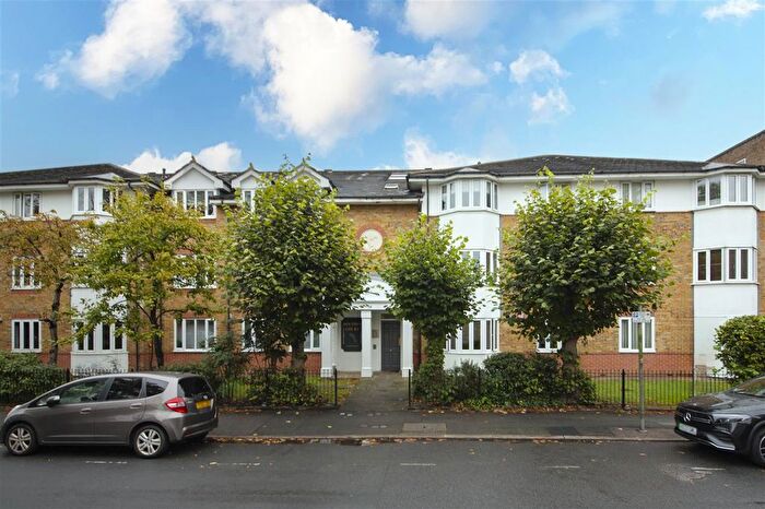 1 Bedroom Flat To Rent In Dolphin Court, - Southey Road, London, SW19