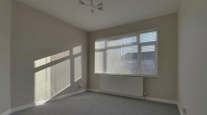 2 Bedroom Maisonette To Rent In Goring Way, Greenford, UB6