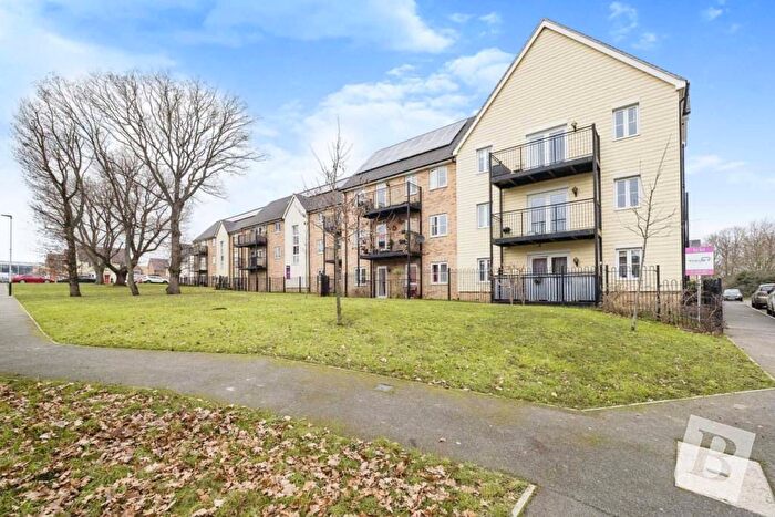 2 Bedroom Flat For Sale In Meadfarm Close, Romford, RM3