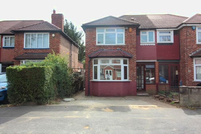 3 Bedroom Semi-Detached House To Rent In Ashford Avenue, Hayes UB4