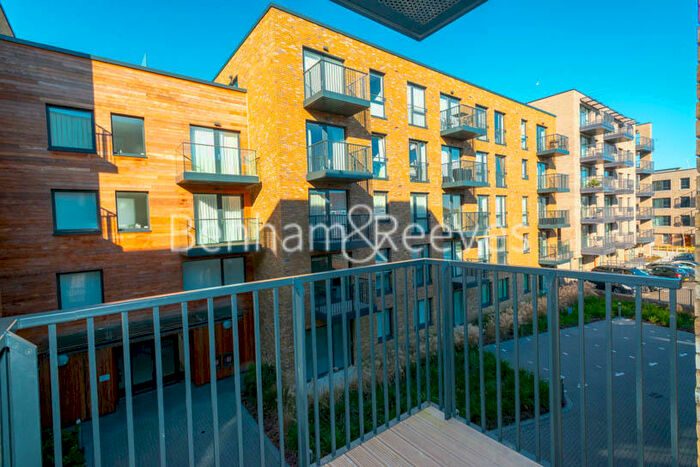 2 Bedroom Apartment To Rent In Ashton Reach, London, SE16