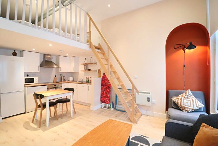 Studio To Rent In The Guildhall Tavern (), Guildhall Place, Cardiff, CF10