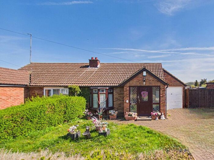 2 Bedroom Bungalow For Sale In Elm Walk, Royston, SG8
