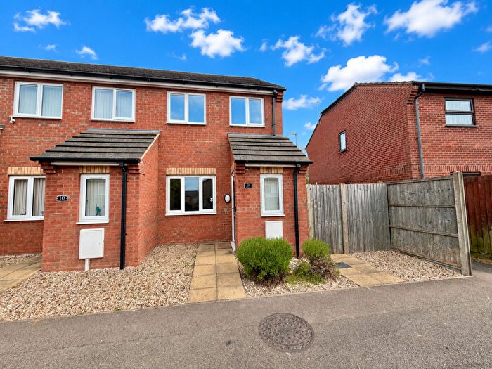 2 Bedroom End Of Terrace House To Rent In Hayden Road, Rushden, NN10