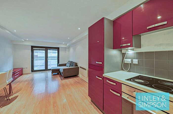 2 Bedroom Flat For Sale In York Place, Leeds, LS1