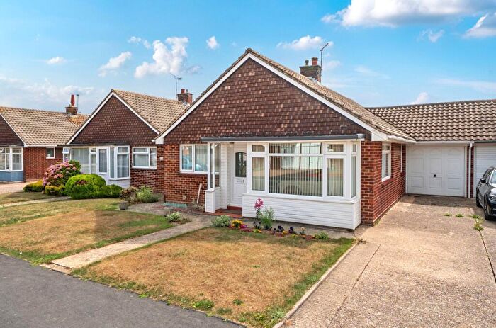 3 Bedroom Bungalow For Sale In Wroxham Way, Felpham, PO22