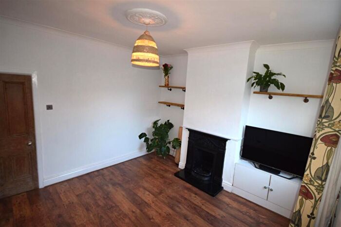 2 Bedroom House For Sale In Lowndes Lane, Stockport, SK2