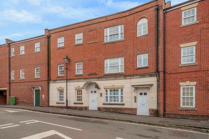2 Bedroom Apartment To Rent In Coopers Lane, Abingdon, OX14