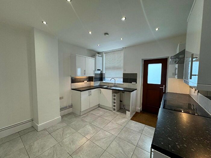 3 Bedroom Semi-Detached House To Rent In Wimbourne Road, Nottingham, Nottinghamshire, NG7