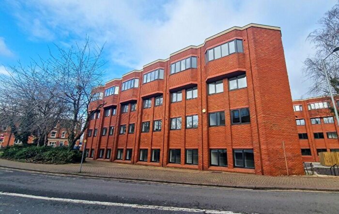 2 Bedroom Flat To Rent In Prospect Hill, Redditch, Worcestershire, B97