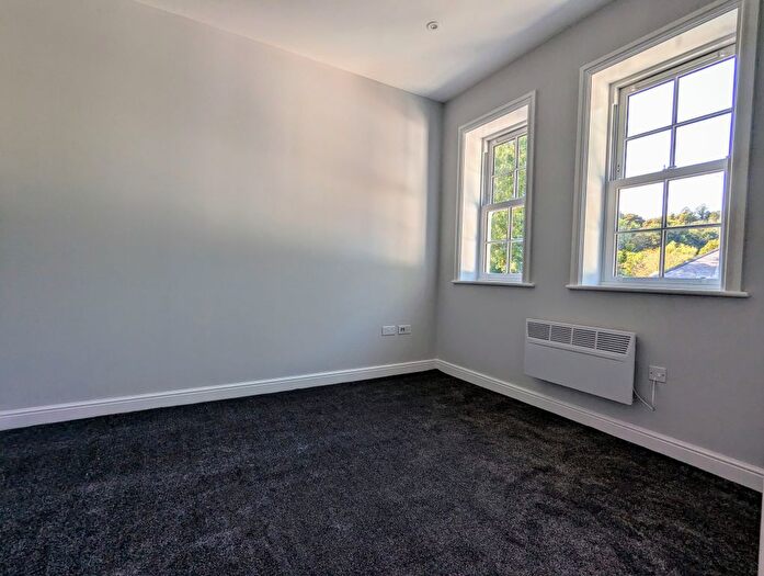 1 Bedroom Flat For Sale In Church Street, Godalming, GU7