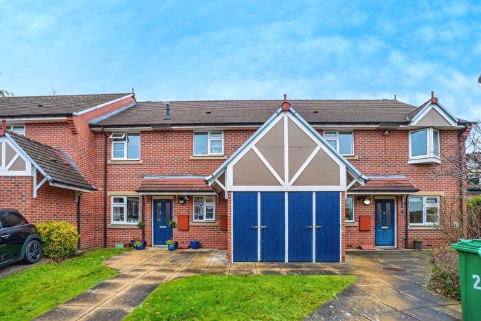 2 Bedroom Flat For Sale In Dominion Close, Leeds, LS7