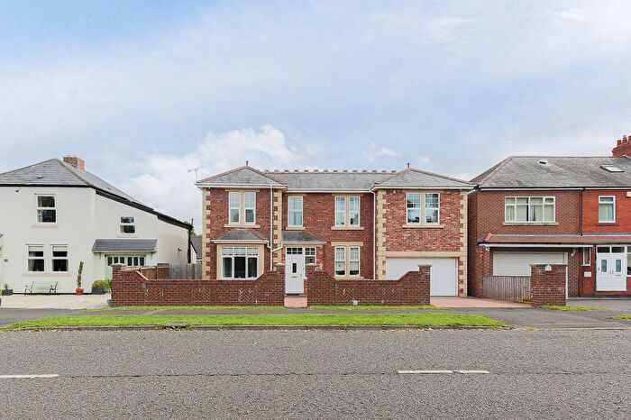 5 Bedroom Detached House For Sale In West Lane, Forest Hall, NE12