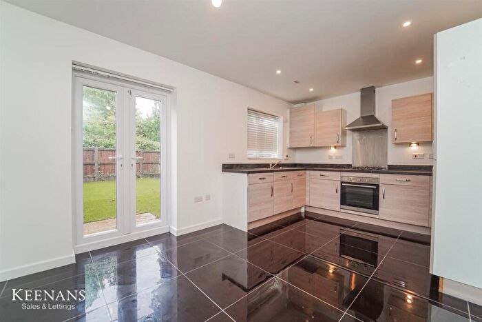 3 Bedroom Town House To Rent In Durness Place, Heywood, OL10
