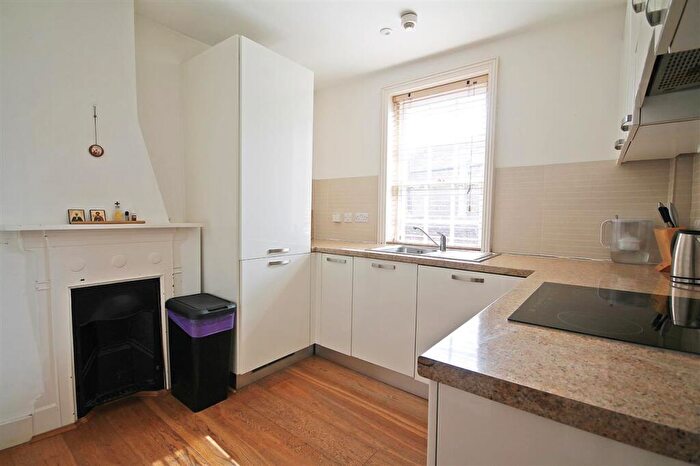 1 Bedroom Apartment To Rent In High Street, Canterbury, CT1