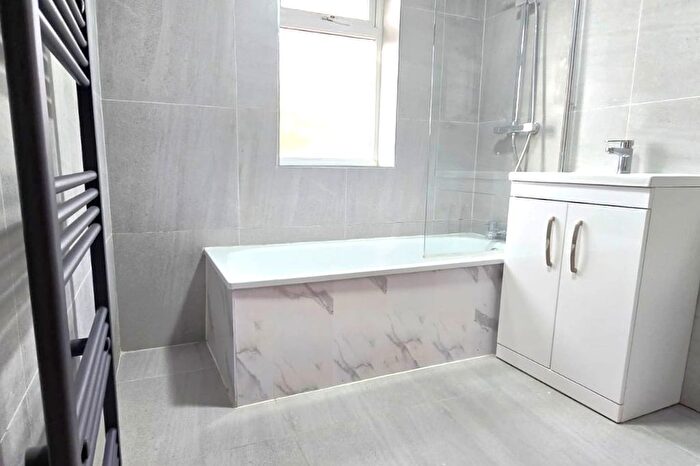 3 Bedroom Semi-detached House To Rent In Wadham Gardens, Greenford, UB6