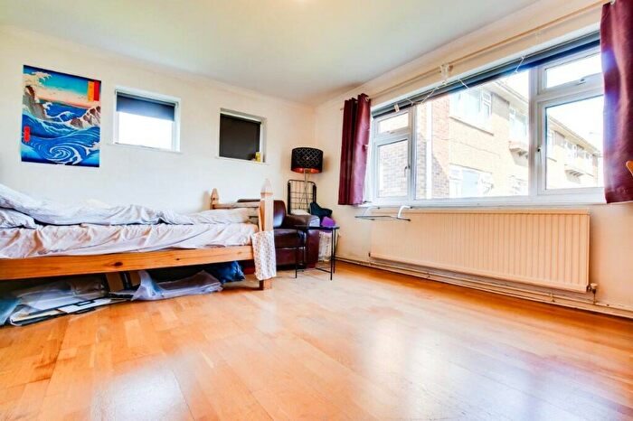 2 Bedroom Apartment For Sale In Shaftesbury Road, Canterbury, Kent, CT2