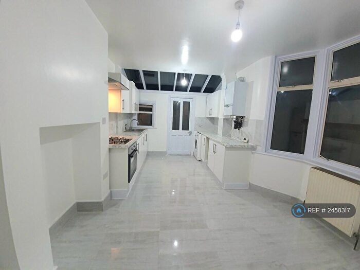 4 Bedroom Terraced House To Rent In Wanlip Road, London, E13