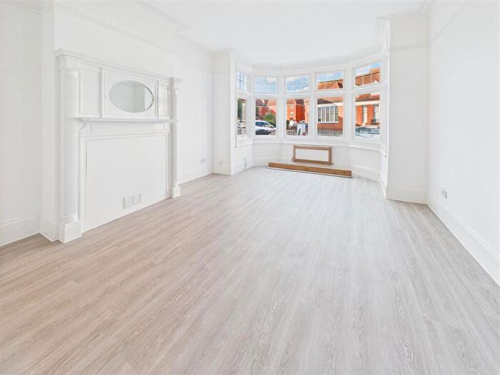 3 Bedroom Apartment To Rent In Thoroughgood Road, Clacton-On-Sea, CO15