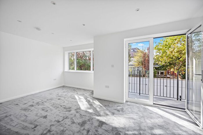 2 Bedroom Flat To Rent In Elliott Close, Wembley, HA9