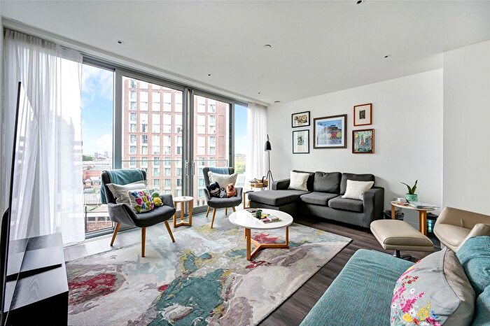 3 Bedroom Flat For Sale In Alie Street, London, E1