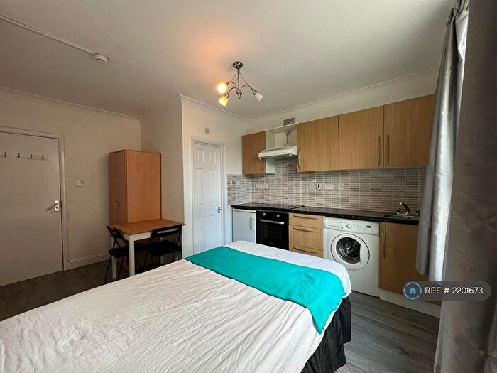 Studio To Rent In Callcott Road, London, NW6