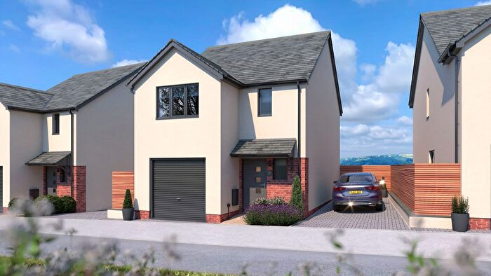 4 Bedroom Detached House For Sale In Higher Exeter Road, Teignmouth, TQ14