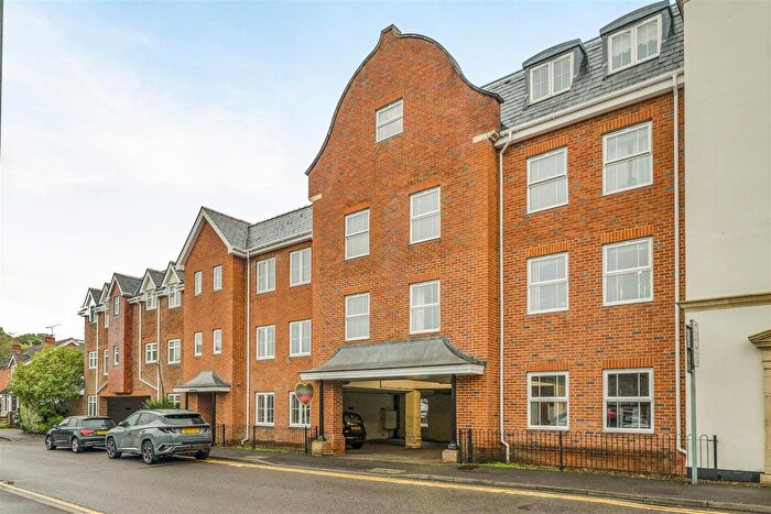 2 Bedroom Flat For Sale In Peninsula Place, Napier Road, Crowthorne, Berkshire, RG45