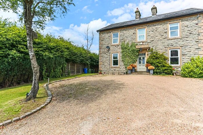 6 Bedroom Semi Detached House To Rent In Burnley Road, Rossendale, BB4