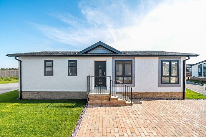2 Bedroom Mobile/park Home For Sale In Plot, Solent Grange, Milford-On-Sea, Hampshire, SO41